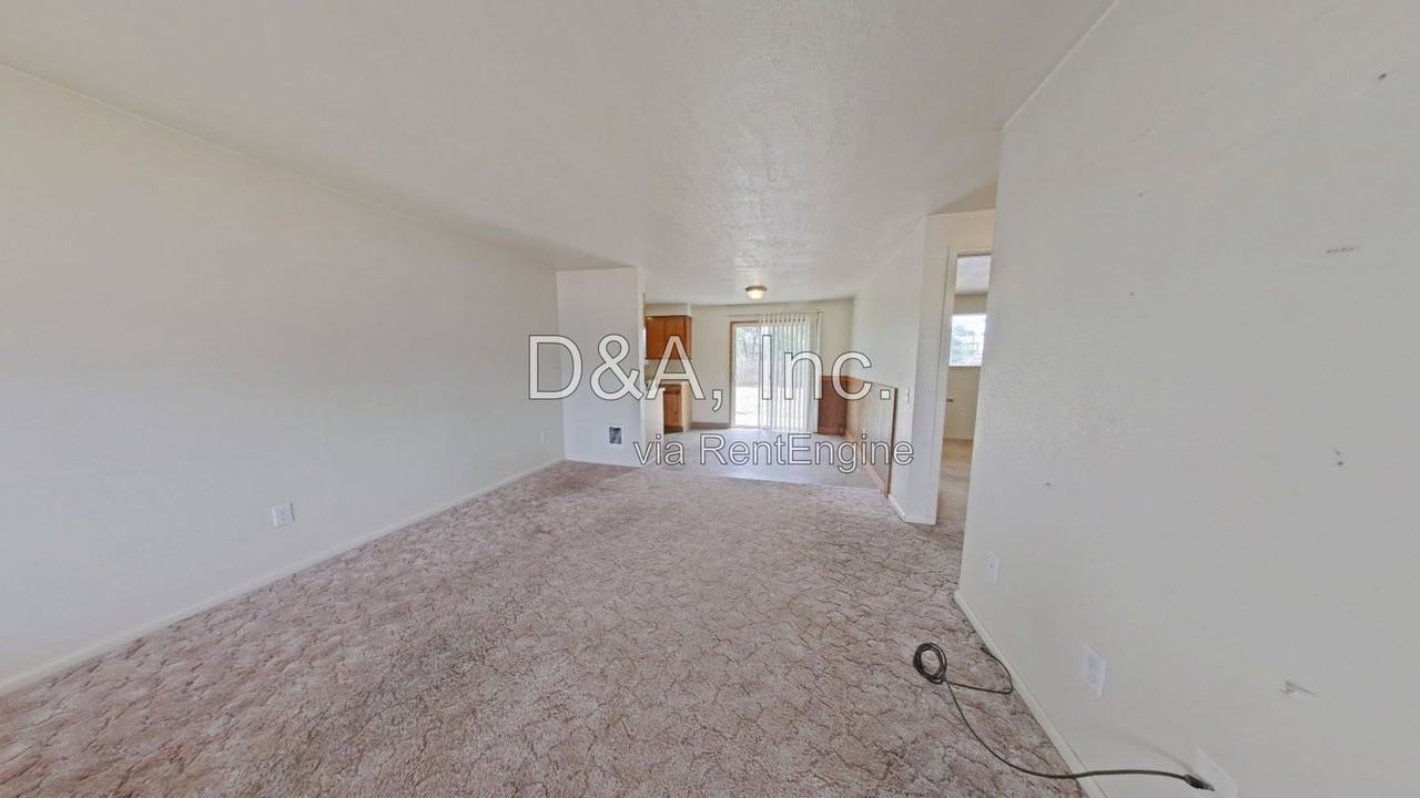 2536 Newton St - Photo 2 of 13