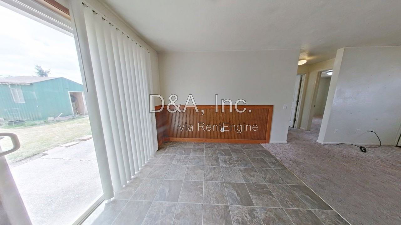 2536 Newton St - Photo 3 of 13