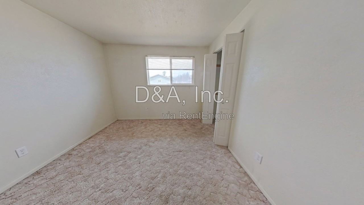 2536 Newton St - Photo 6 of 13
