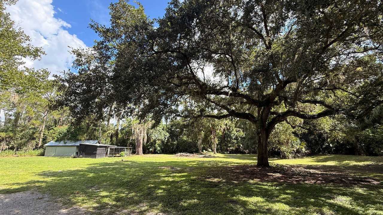 2200 Retreat Rd - Photo 4 of 31
