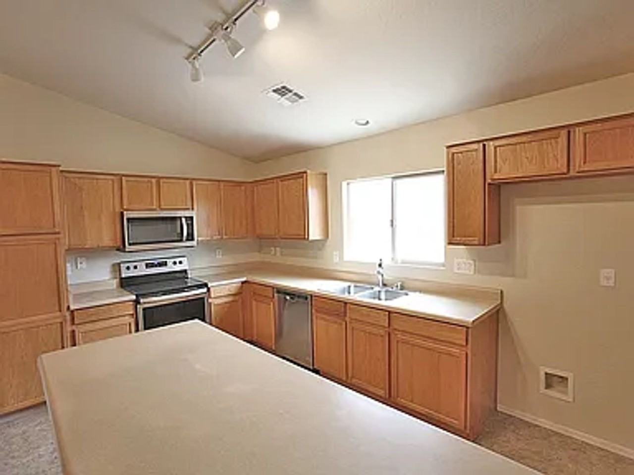 17849 W Ventura St - Photo 3 of 3
