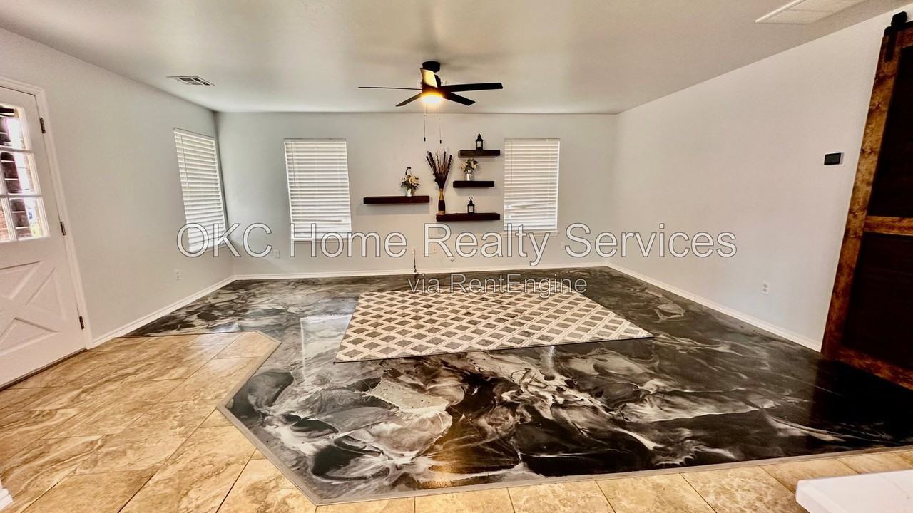 1423 Nw 98th St - Photo 4 of 26
