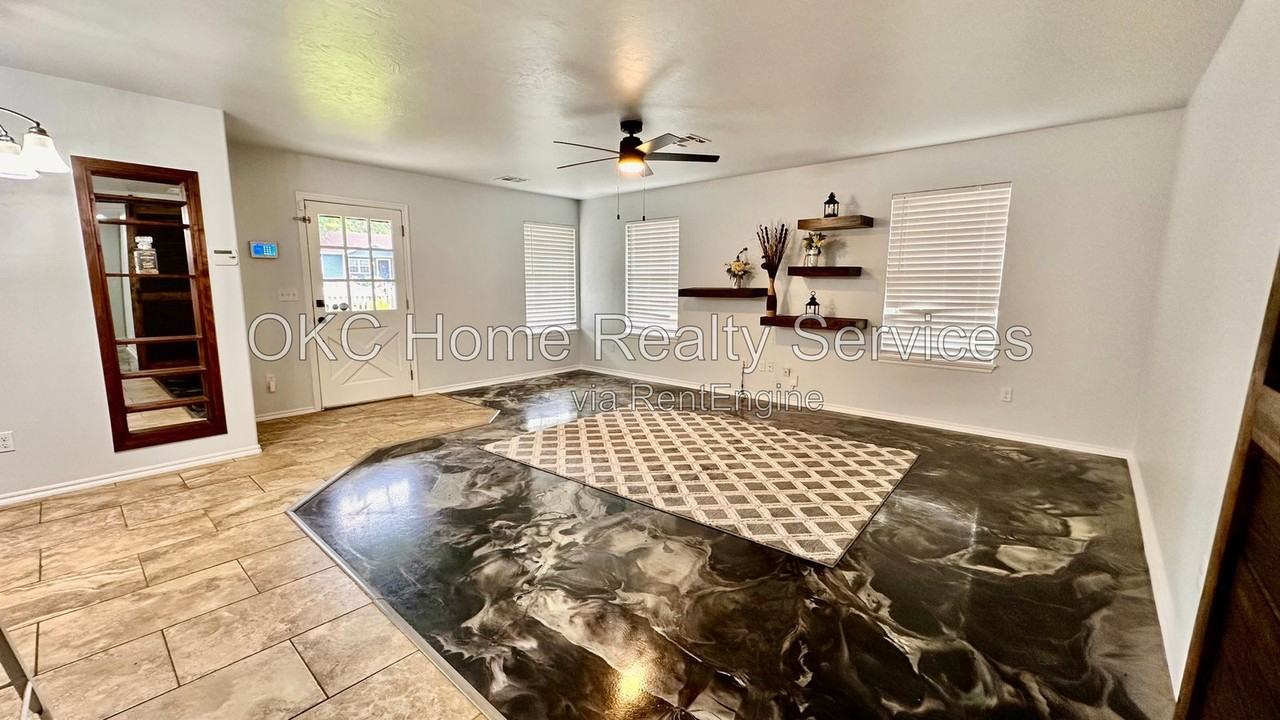1423 Nw 98th St - Photo 5 of 26