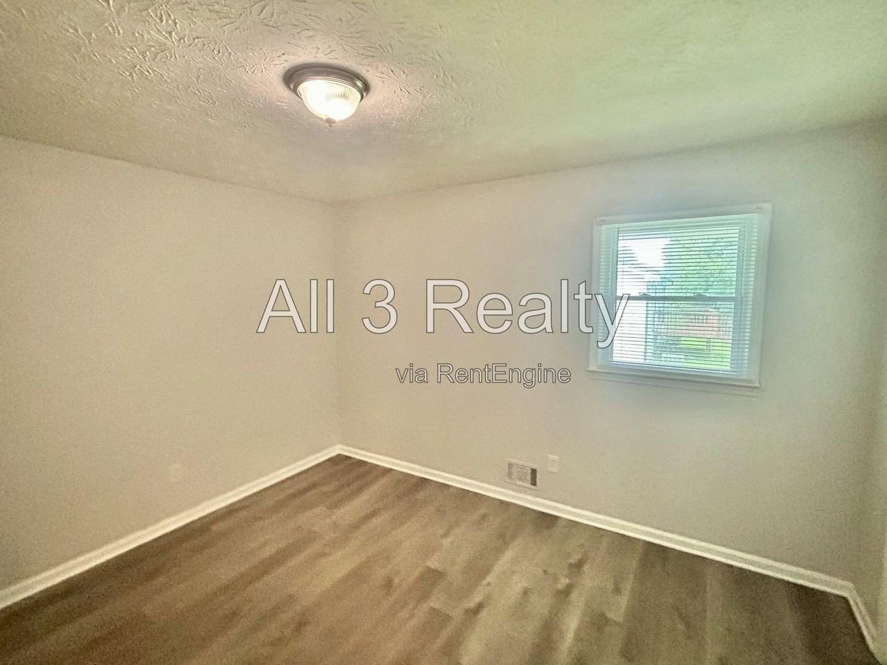 293 Rogers St - Photo 3 of 20