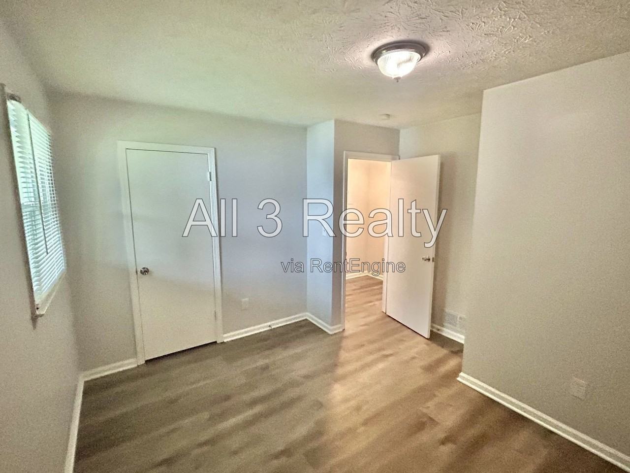 293 Rogers St - Photo 5 of 20