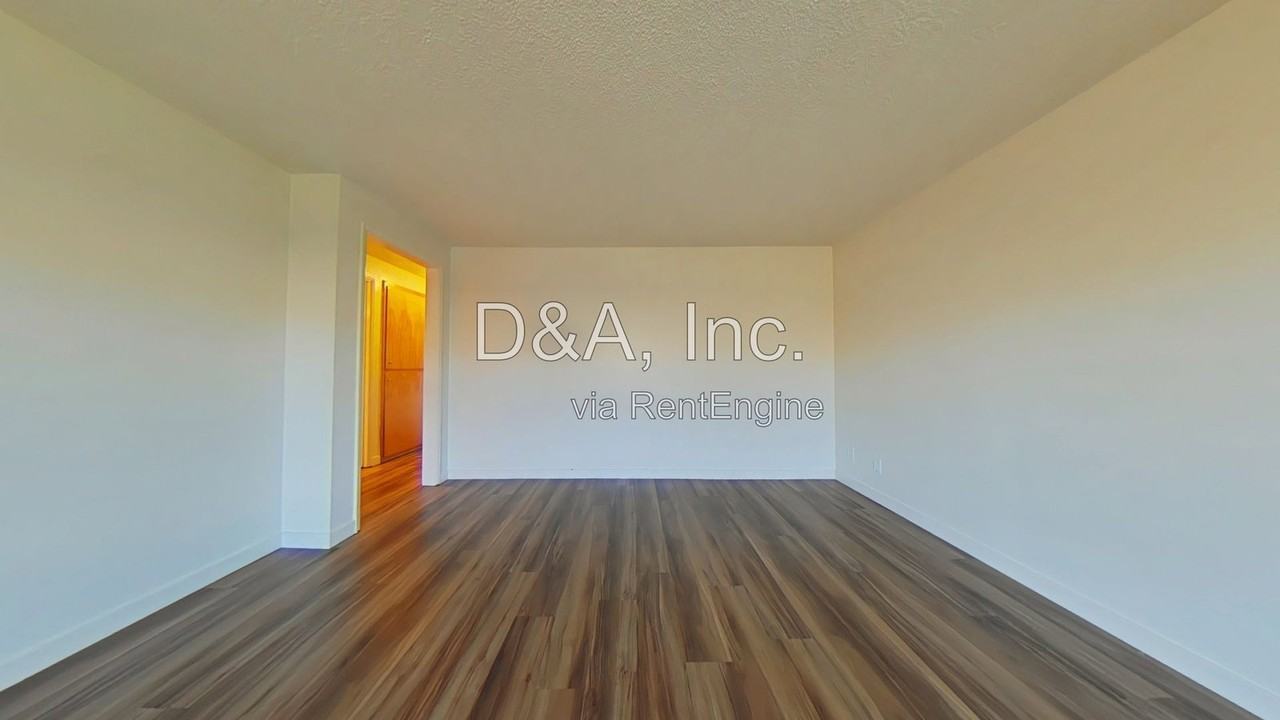 2201 Nw Grant Ave #7 - Photo 3 of 12