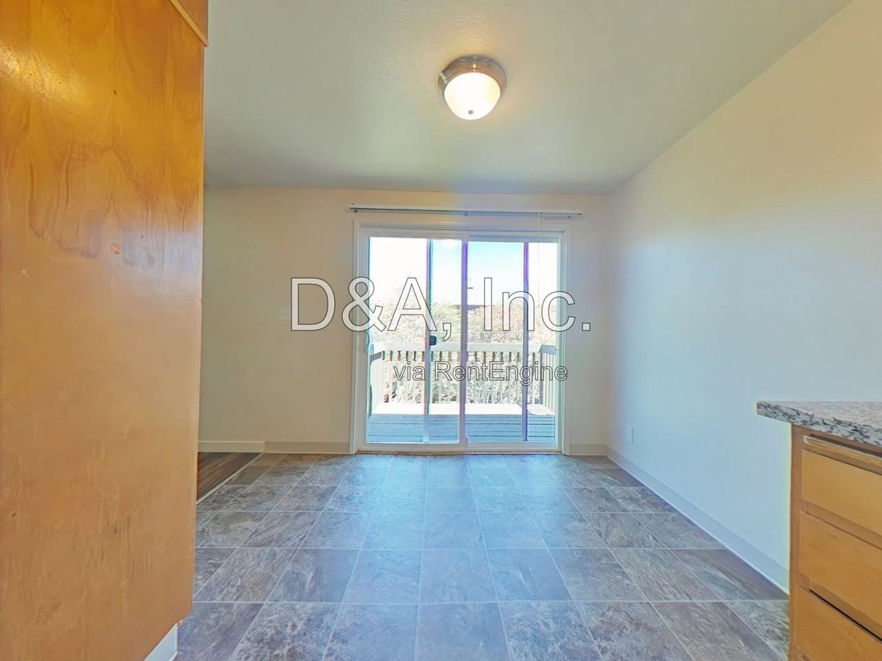 2201 Nw Grant Ave #7 - Photo 4 of 12