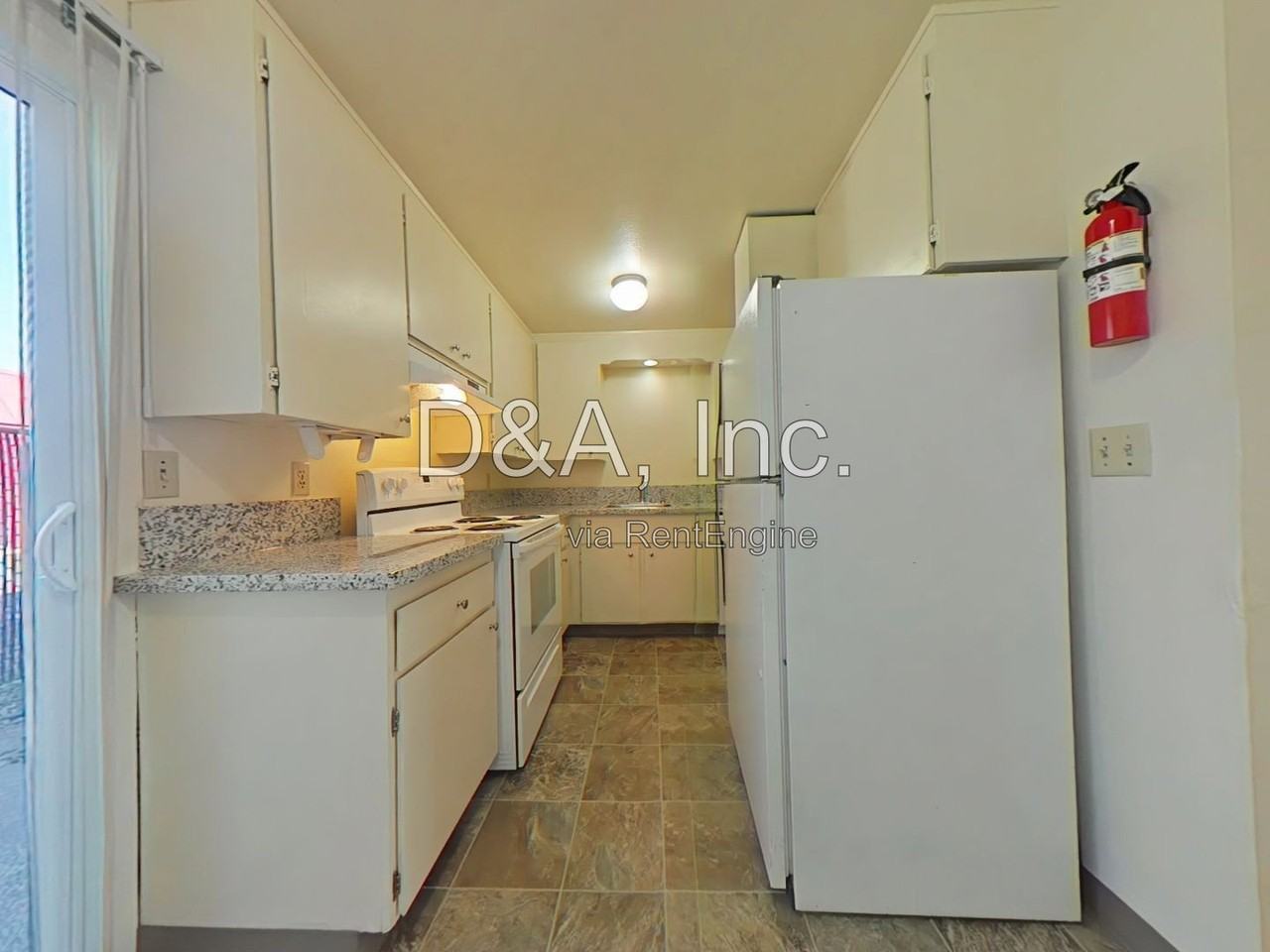 1909 Main St #A - Photo 5 of 11