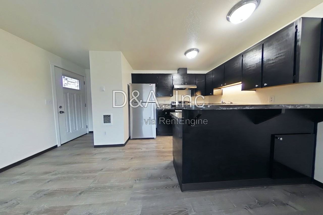 1969 Nw Grant Ave #4 - Photo 2 of 10