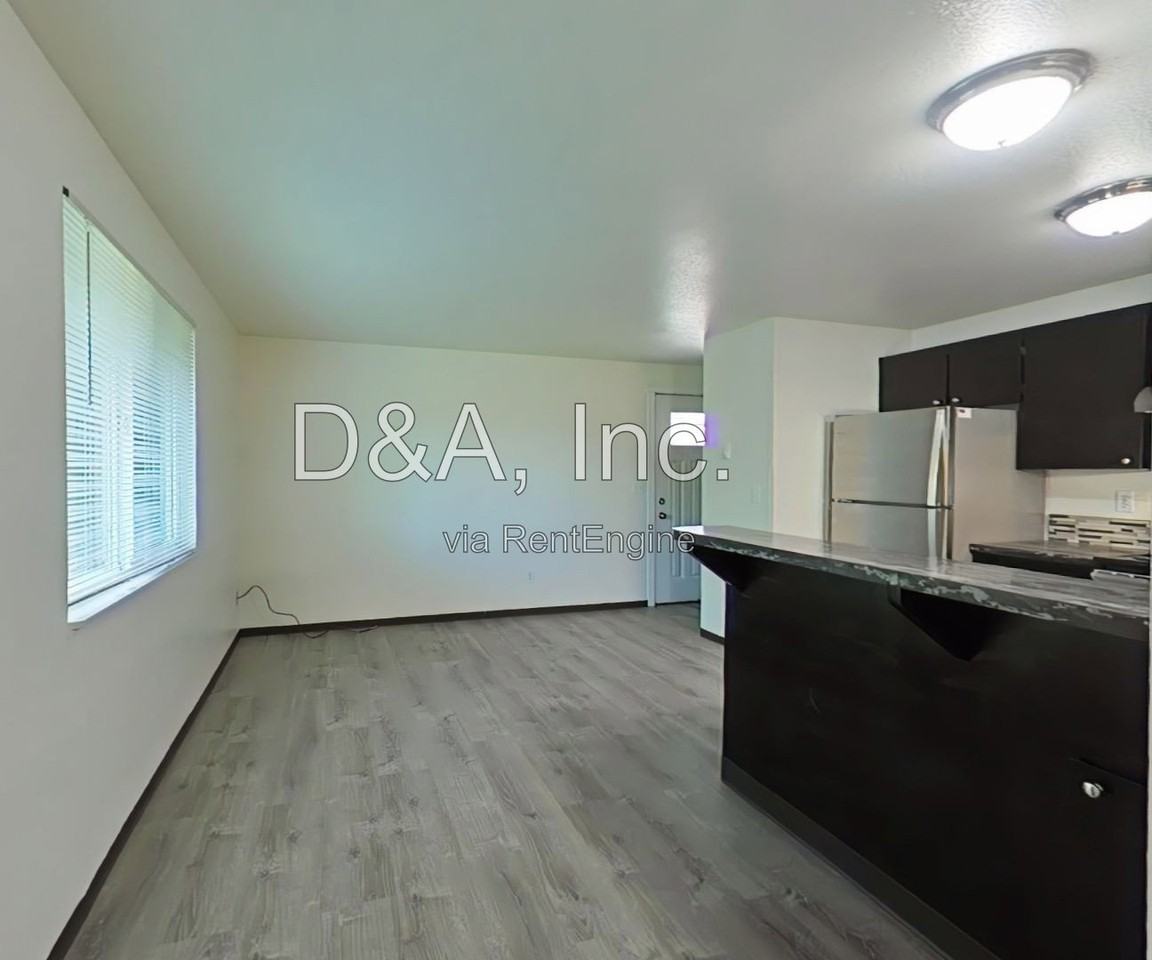1969 Nw Grant Ave #4 - Photo 5 of 10