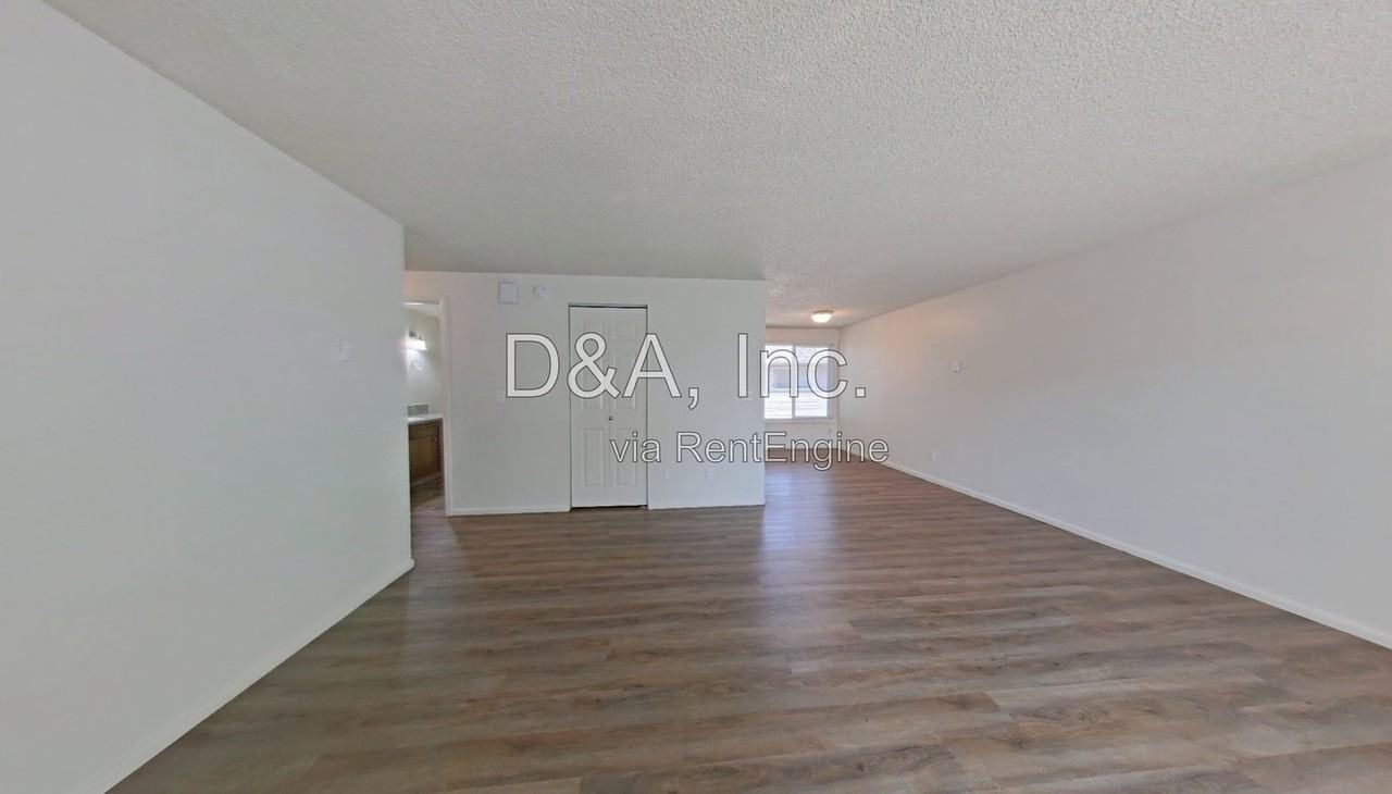 444 Ermine St Se - Photo 2 of 10