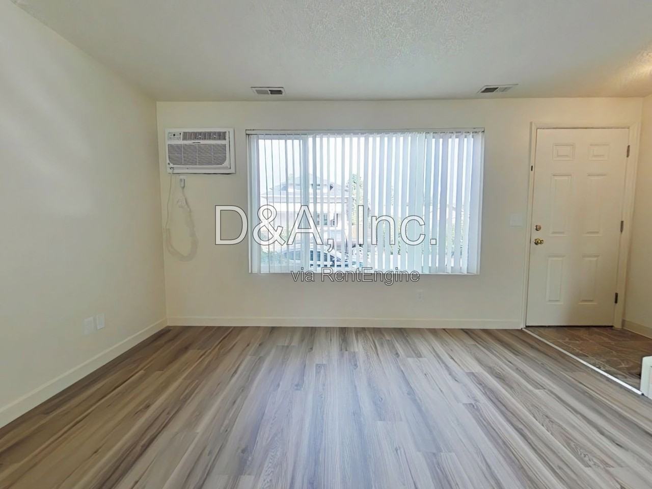 928 21st Ave Sw - Photo 2 of 11