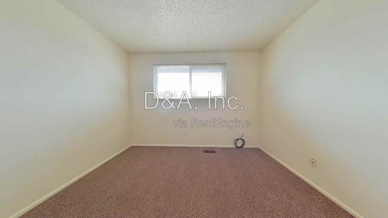 928 21st Ave Sw - Photo 7 of 11