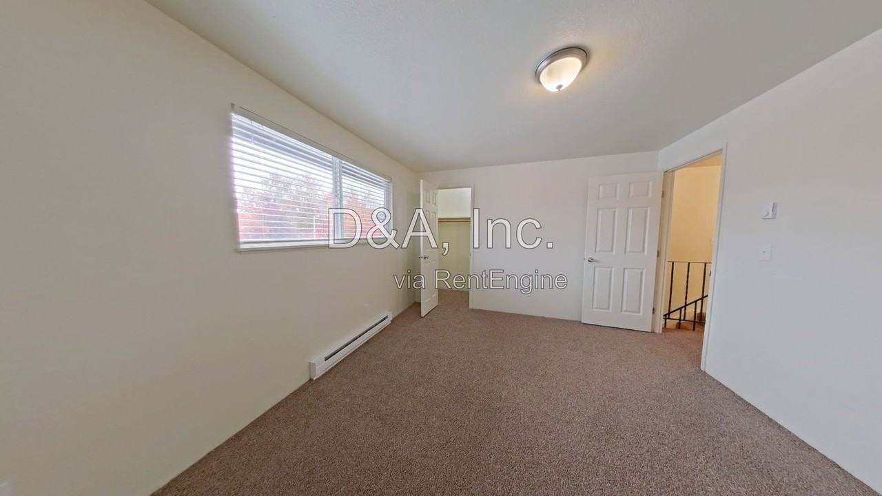 110 Ne Conifer Blvd #11 - Photo 6 of 12