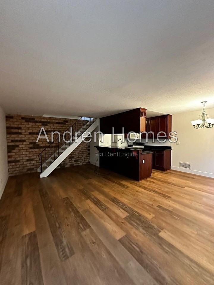 1540 42nd Ave #3 - Photo 2 of 27