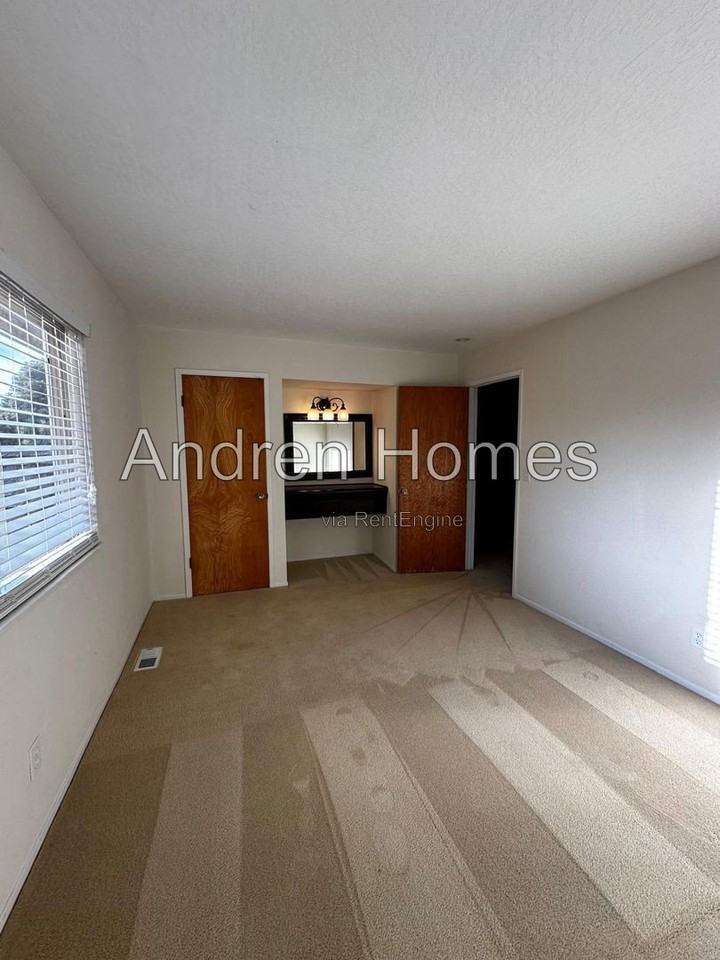 1540 42nd Ave #3 - Photo 4 of 27