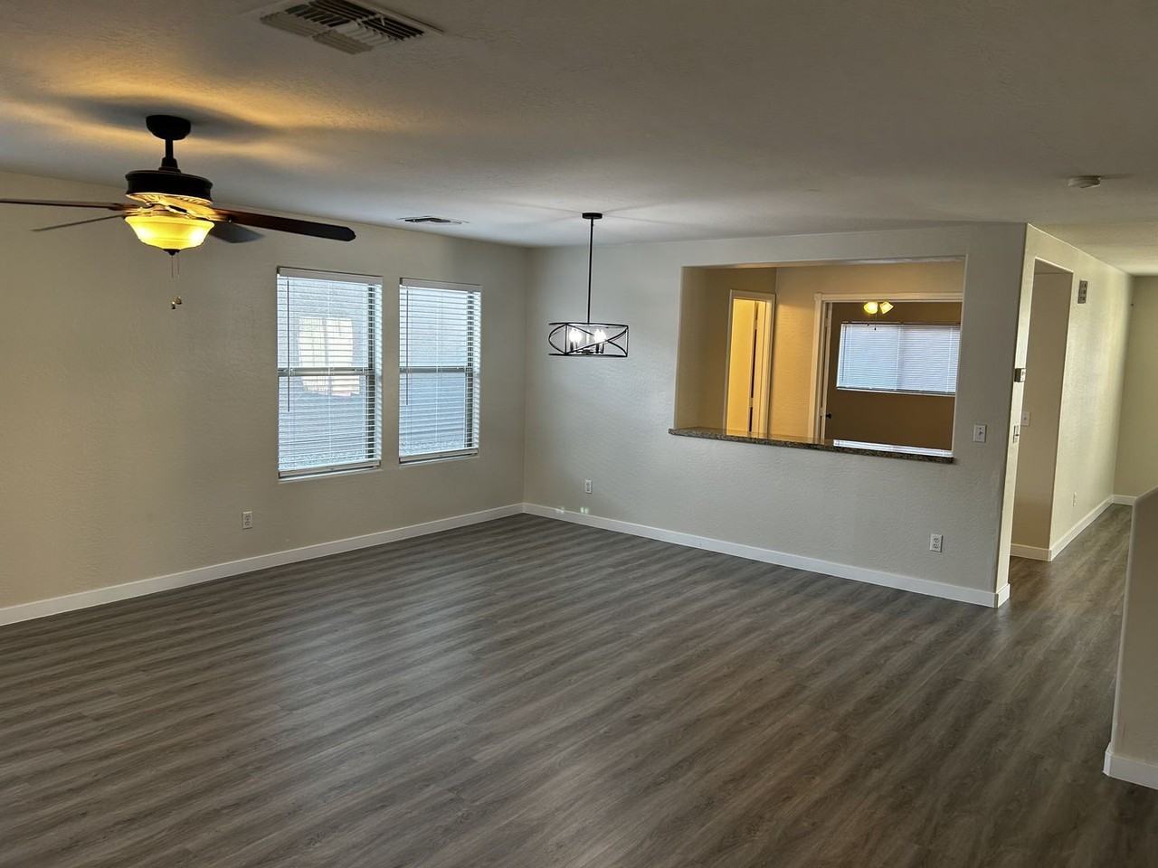 18336 W Hayden Dr - Photo 4 of 16