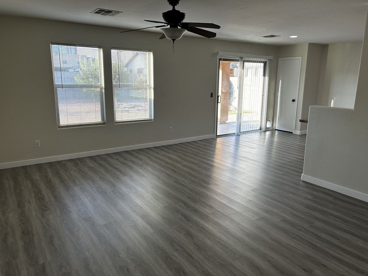 18336 W Hayden Dr - Photo 5 of 16