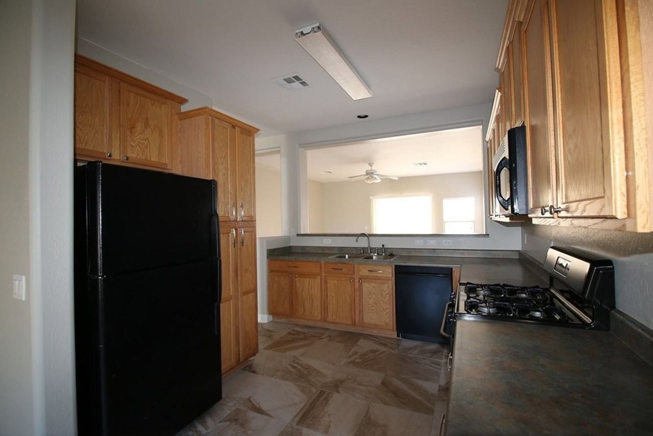 15225 W Shaw Butte Dr - Photo 5 of 17