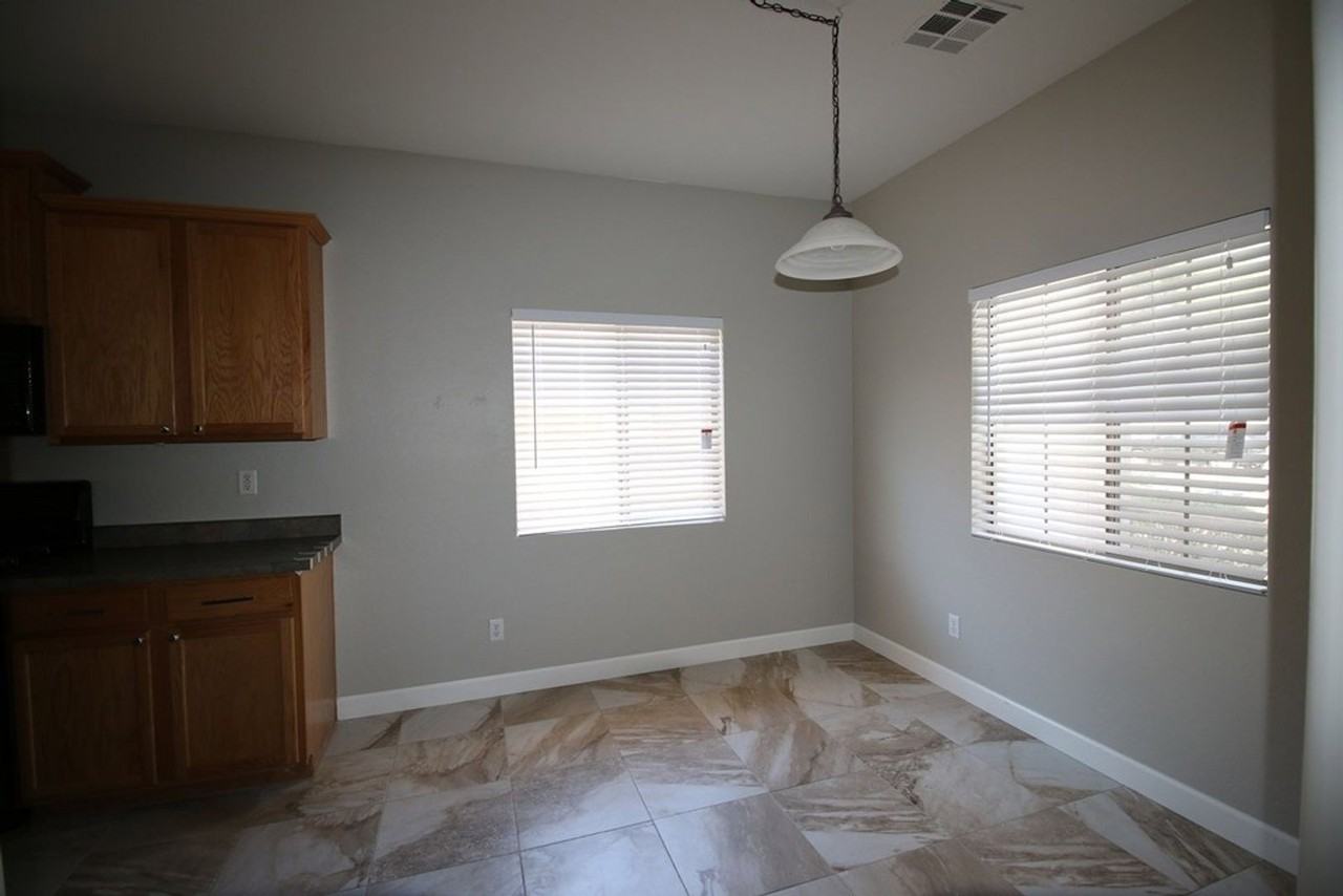 15225 W Shaw Butte Dr - Photo 7 of 17