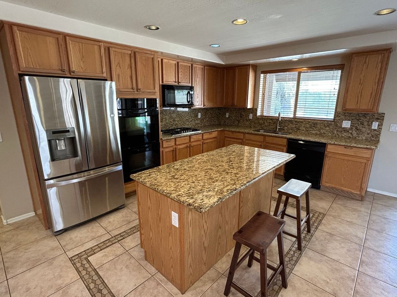 13026 W Modesto Dr - Photo 5 of 33