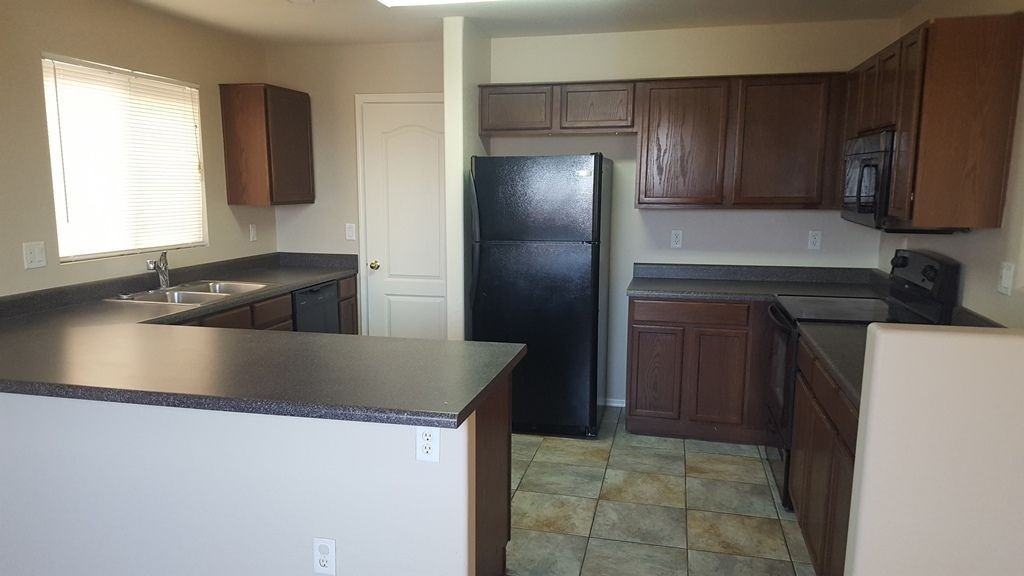 12926 W Fleetwood Ln - Photo 5 of 15
