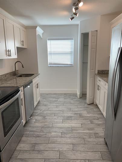 4908 W Ingraham St #B - Photo 6 of 20