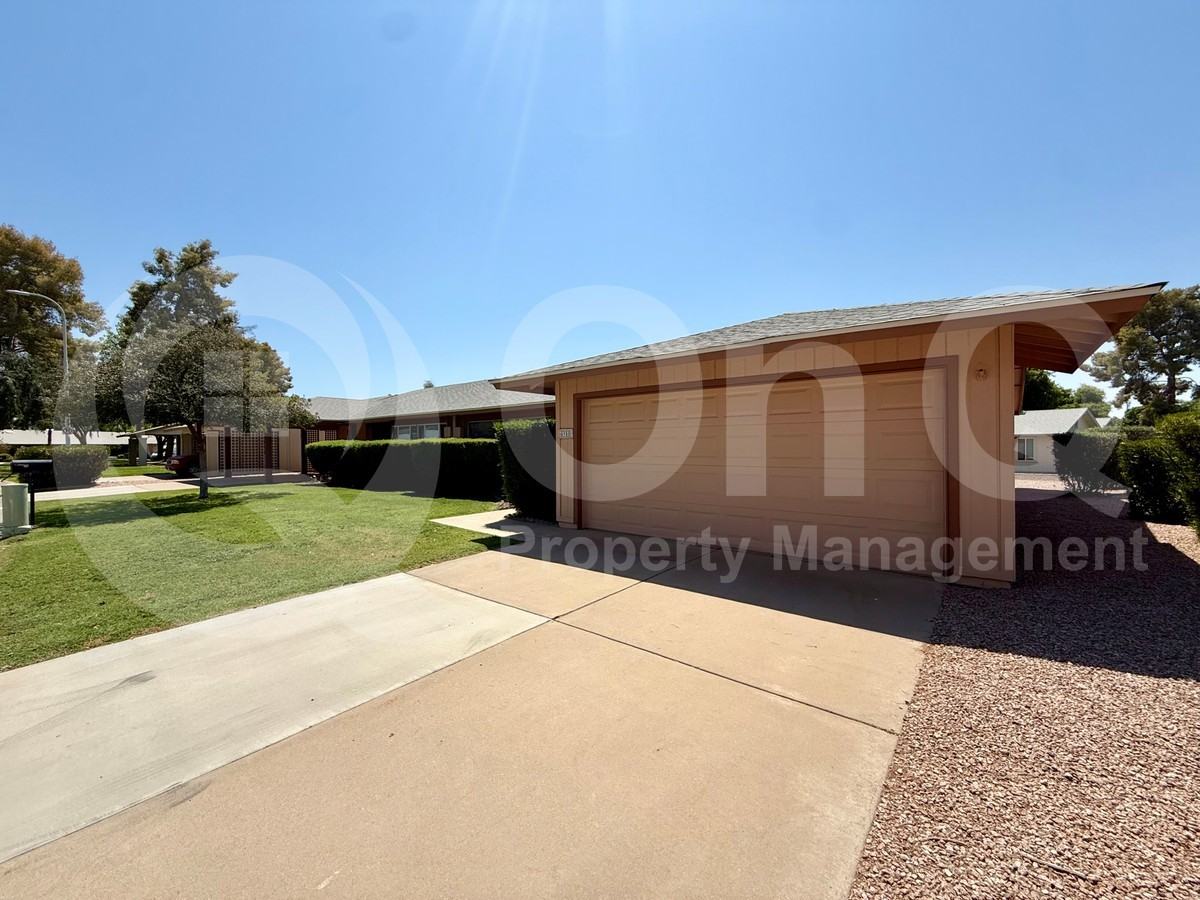4950 E Lake Point Cir - Photo 2 of 20