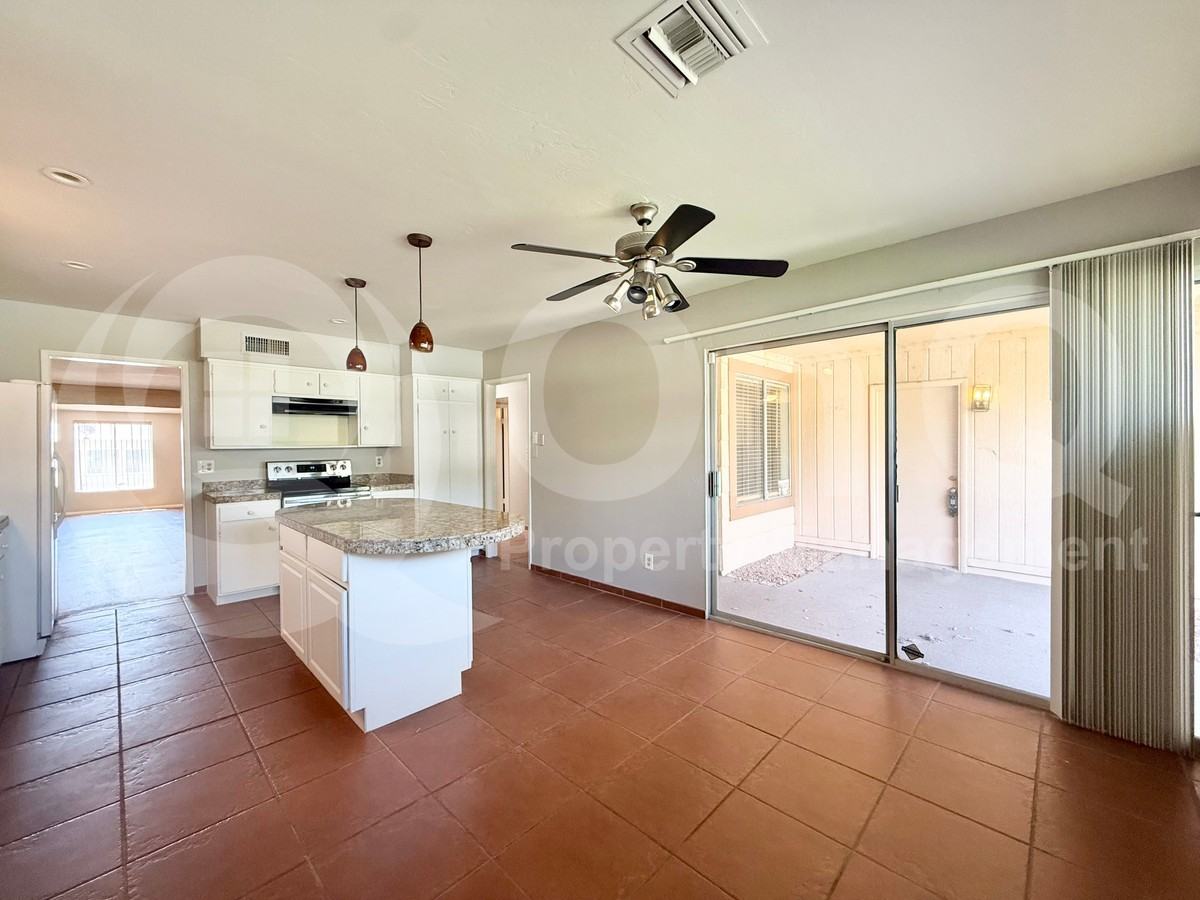 4950 E Lake Point Cir - Photo 3 of 20