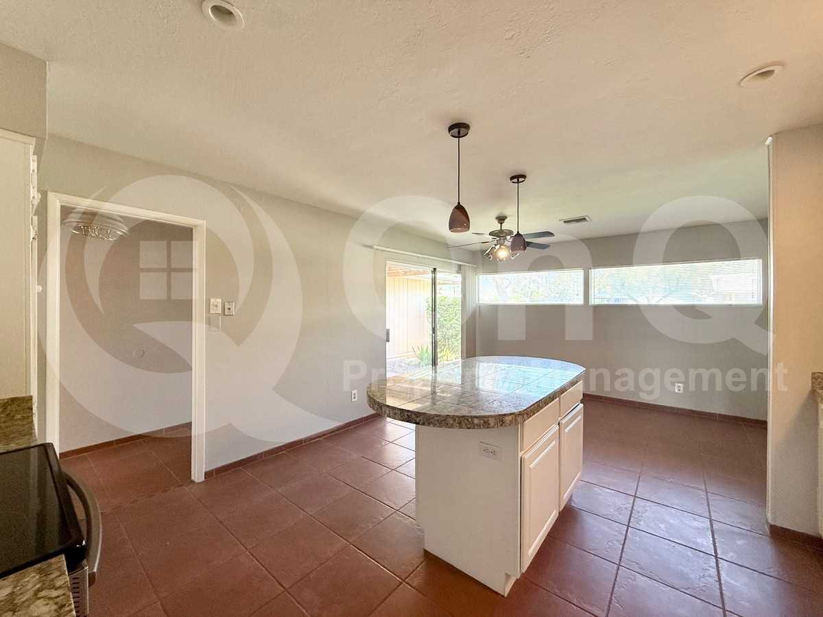 4950 E Lake Point Cir - Photo 5 of 20