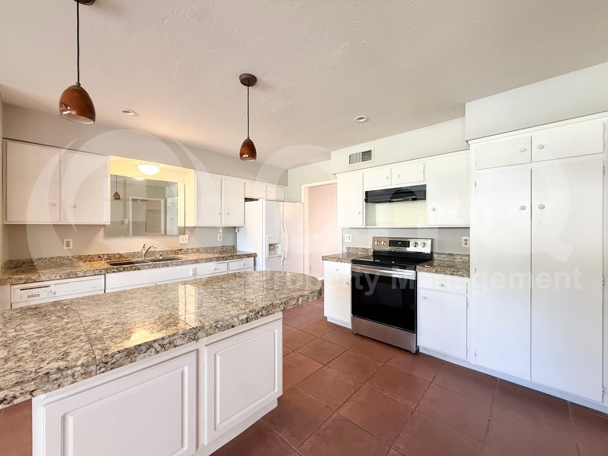 4950 E Lake Point Cir - Photo 6 of 20