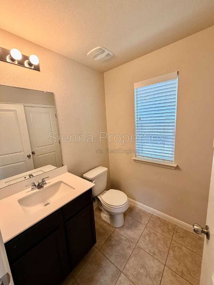 1010 Sand Post Pl - Photo 4 of 23