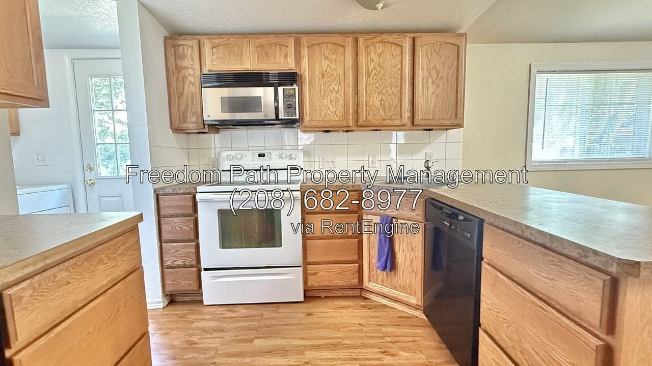 715 W Mikies Pl - Photo 7 of 20