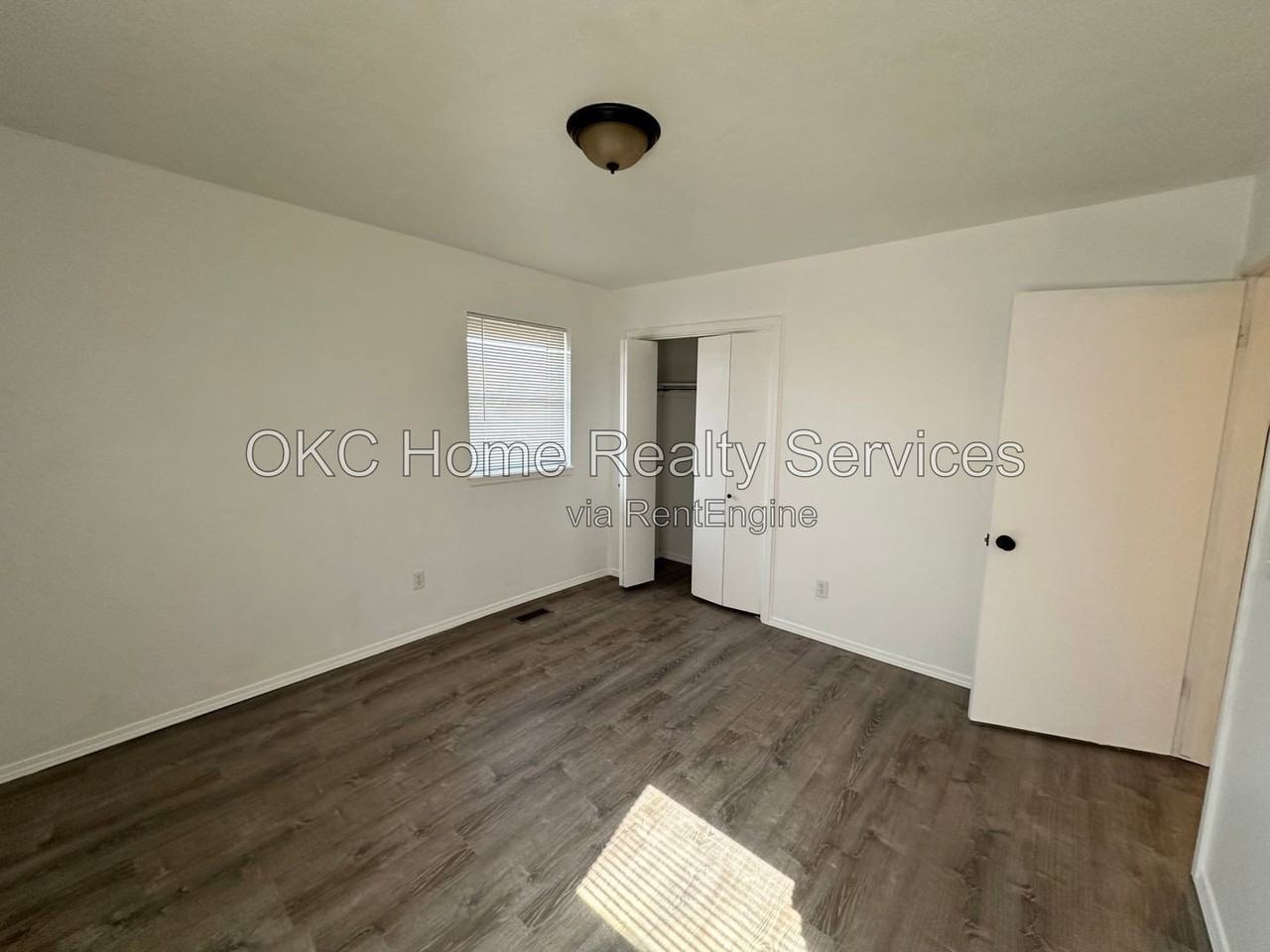 1428 Sw 72nd St - Photo 4 of 27