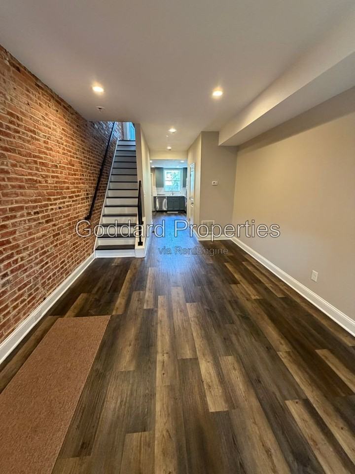 704 N Curley St - Photo 2 of 15