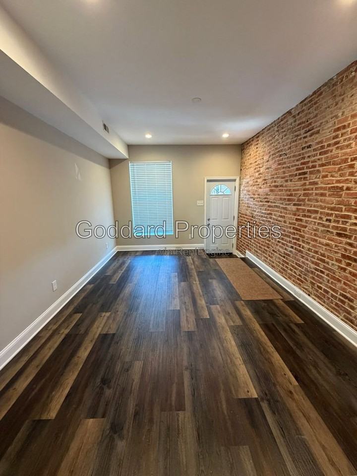 704 N Curley St - Photo 3 of 15