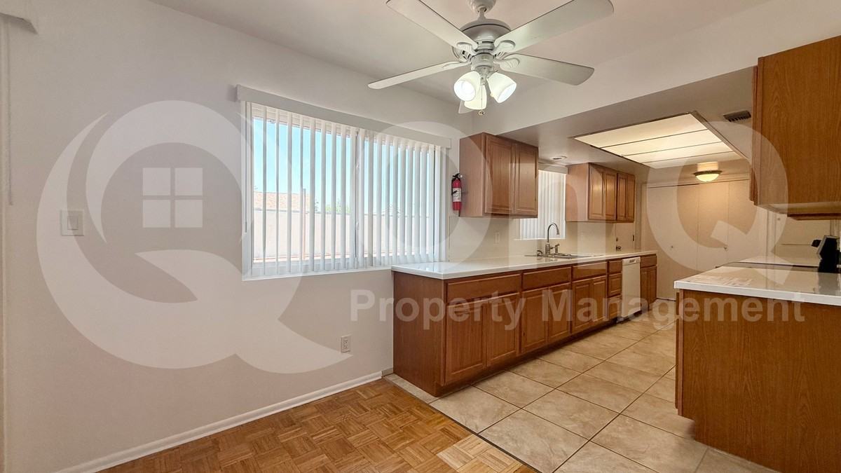 12034 N 29th St - Photo 5 of 23