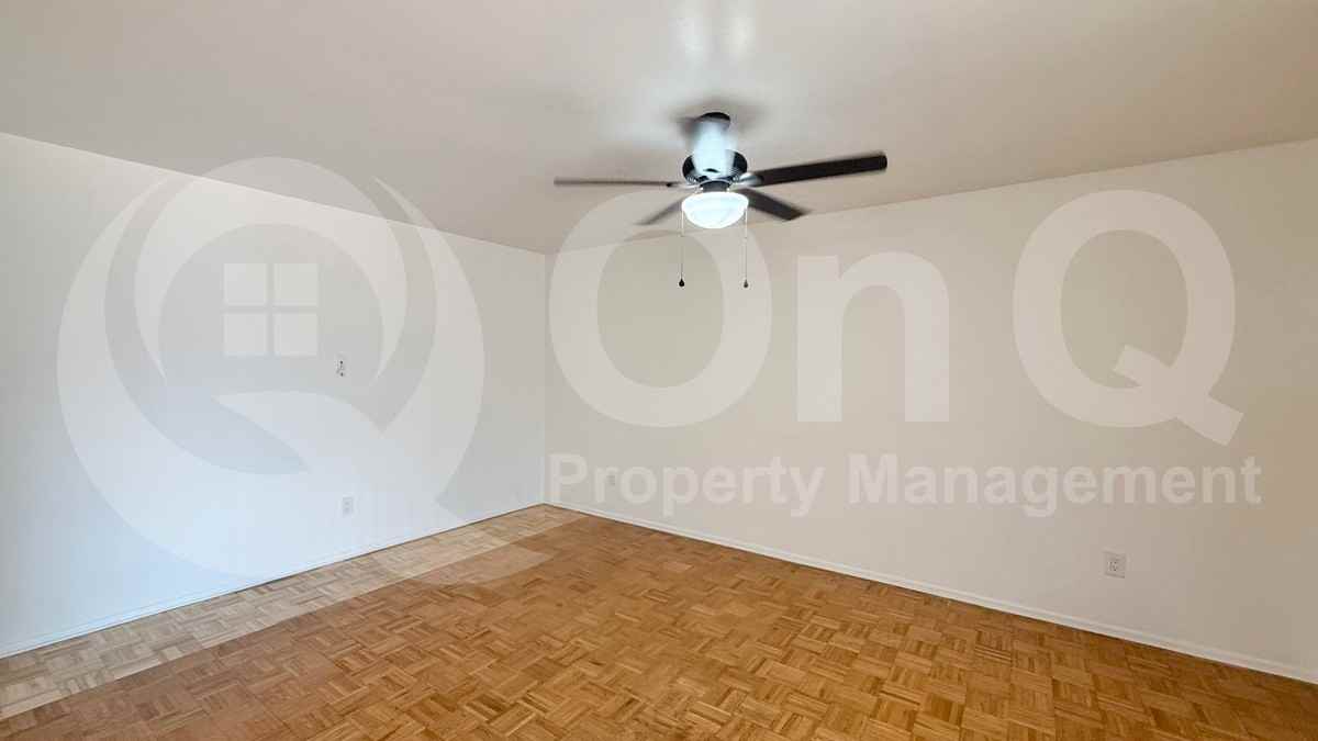 12034 N 29th St - Photo 6 of 23