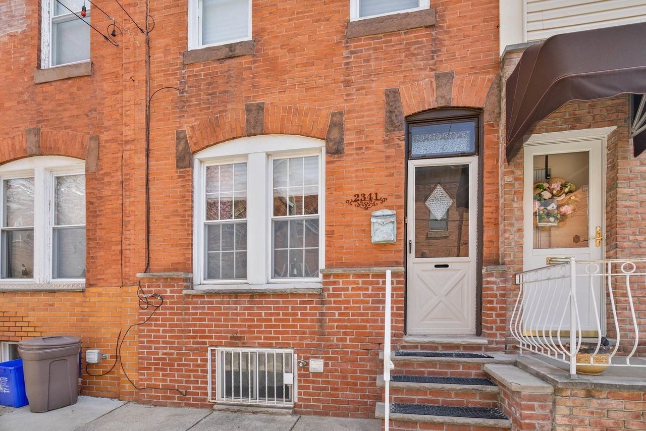 2341 S Woodstock St - Photo 2 of 21