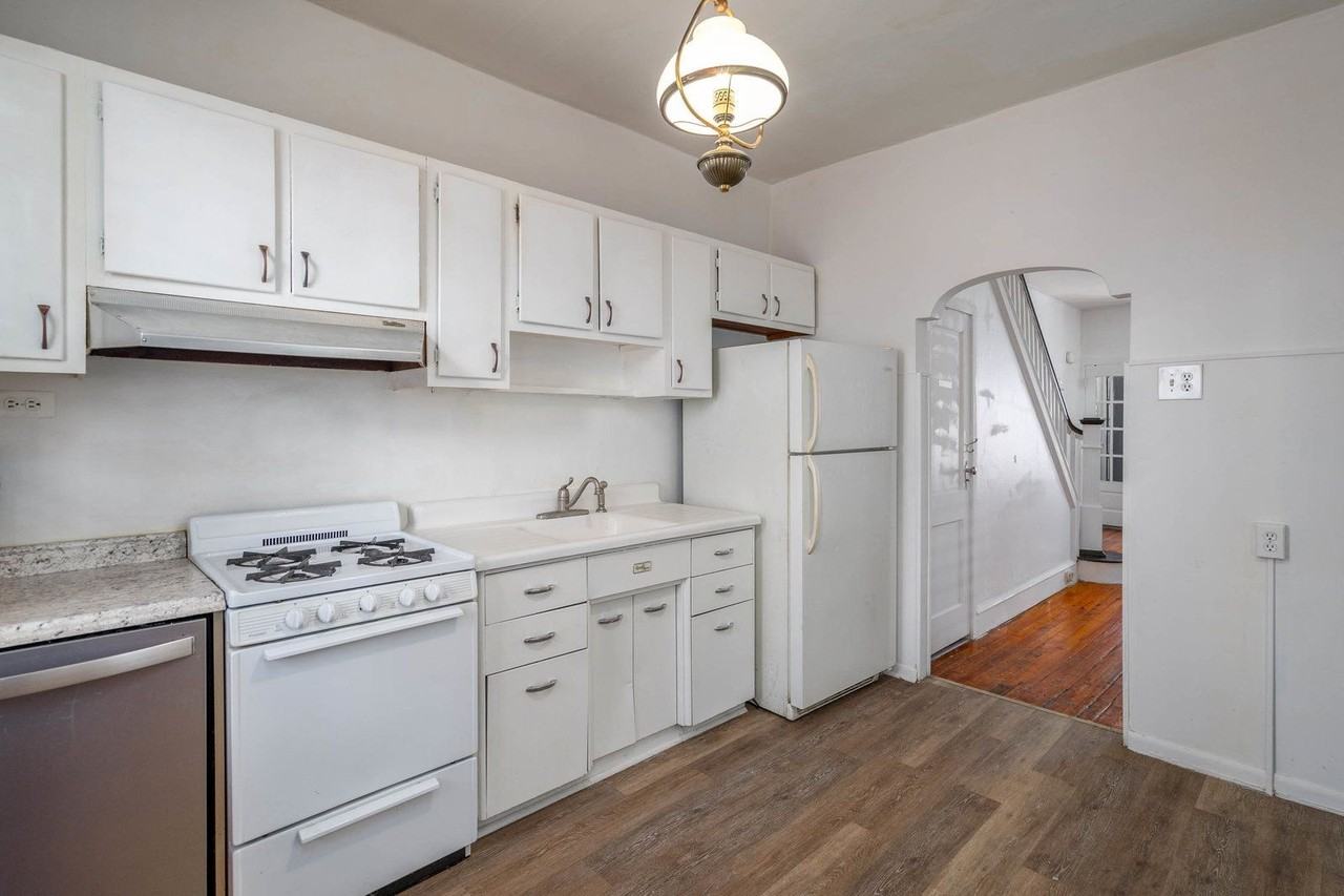2341 S Woodstock St - Photo 3 of 21