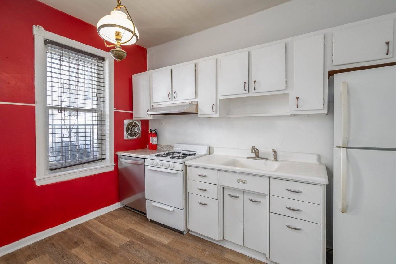 2341 S Woodstock St - Photo 4 of 21