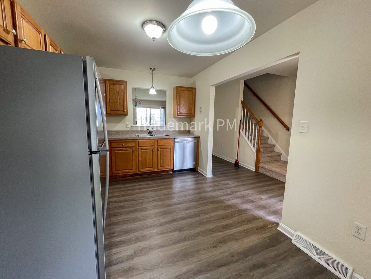 1833 Bradfield Dr - Photo 6 of 20