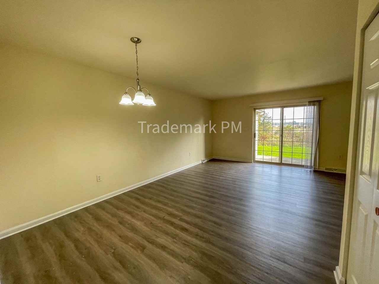 1833 Bradfield Dr - Photo 7 of 20