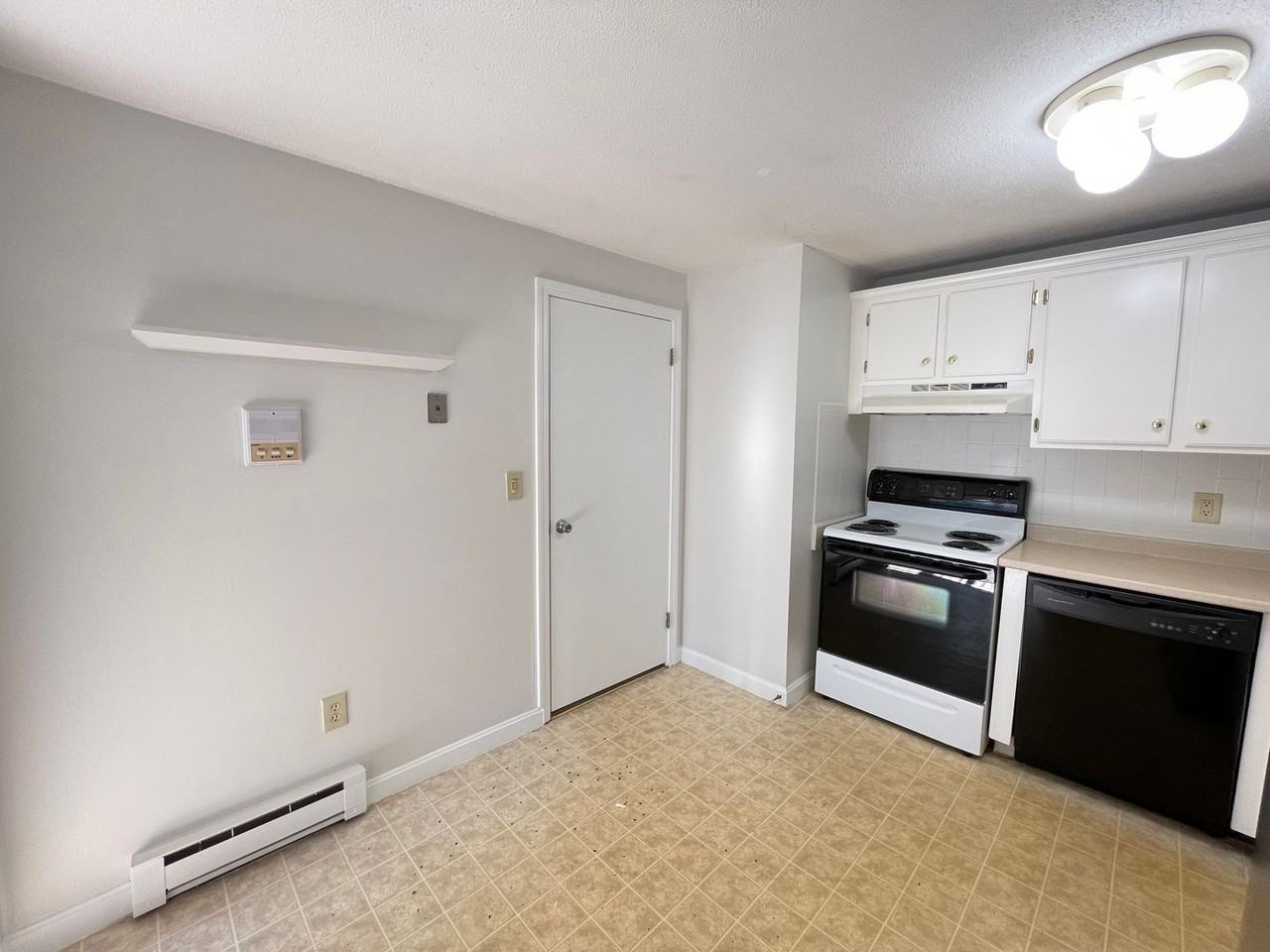 80 English Village Rd #L301 - Photo 2 of 18
