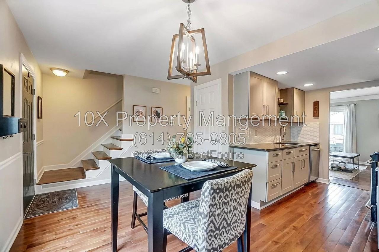 2566 Shore Line Ln - Photo 5 of 21