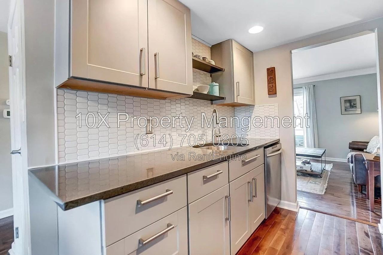 2566 Shore Line Ln - Photo 6 of 21