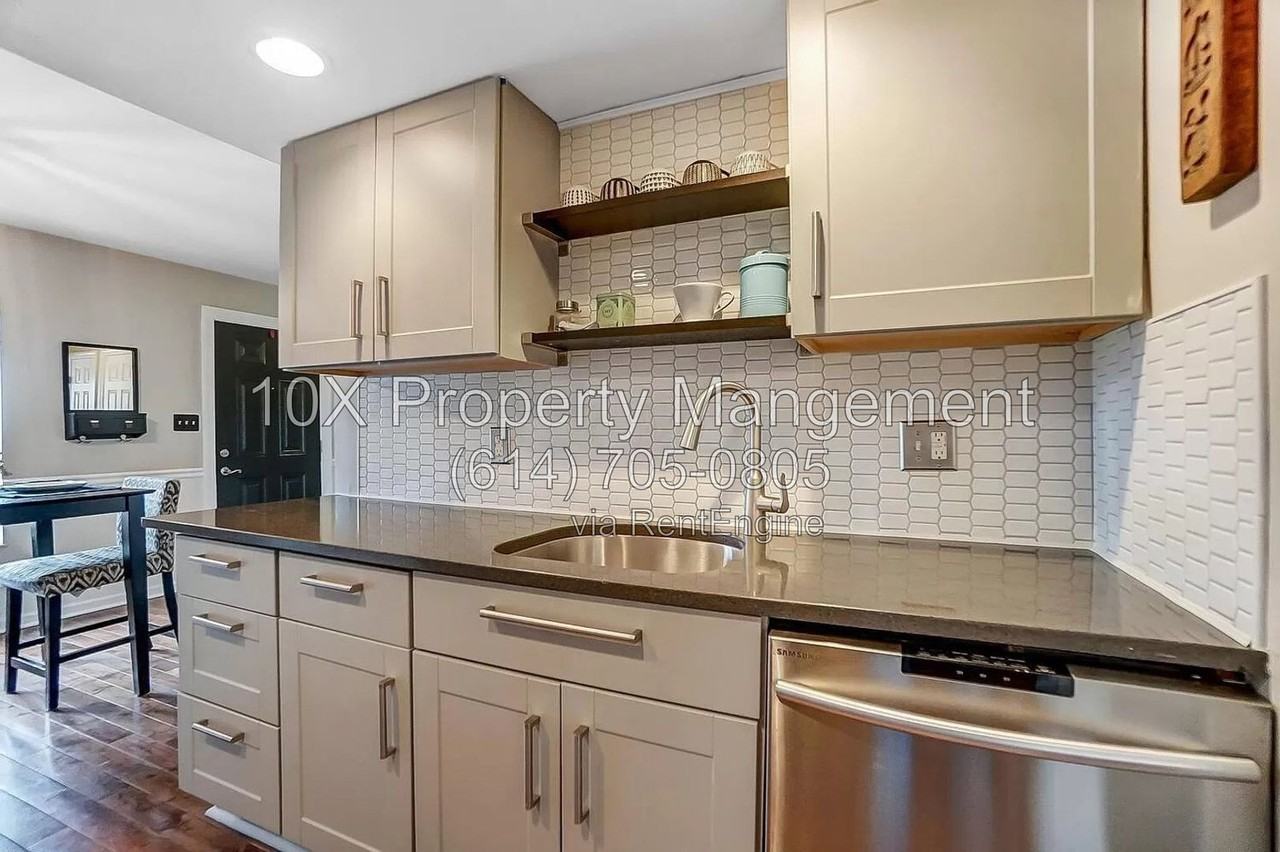 2566 Shore Line Ln - Photo 7 of 21