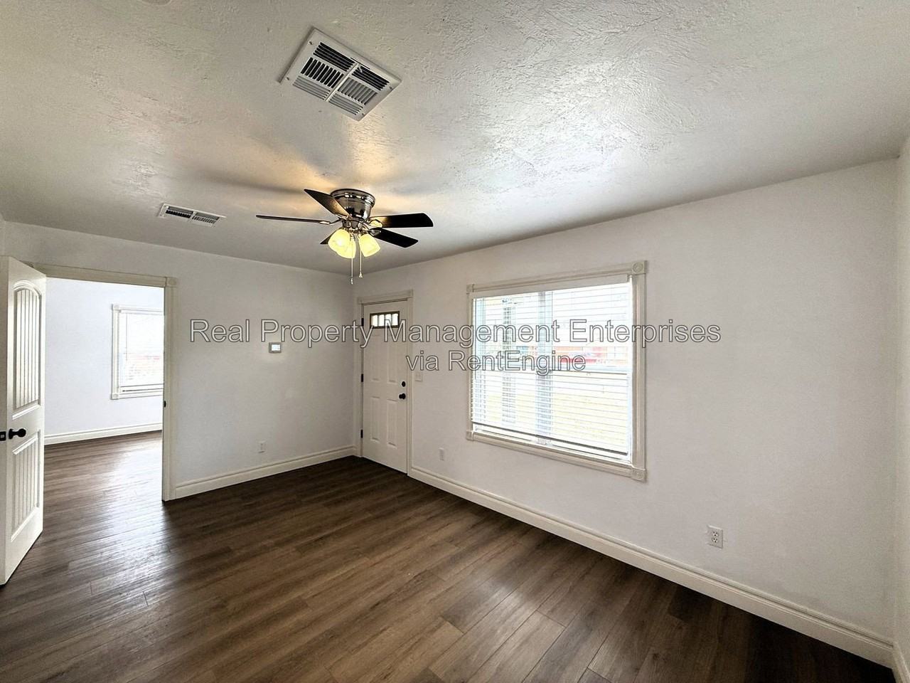 418 S Main - Photo 2 of 16