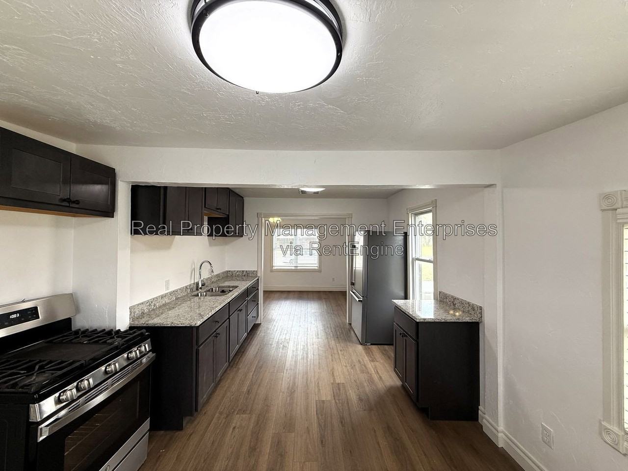 418 S Main - Photo 6 of 16