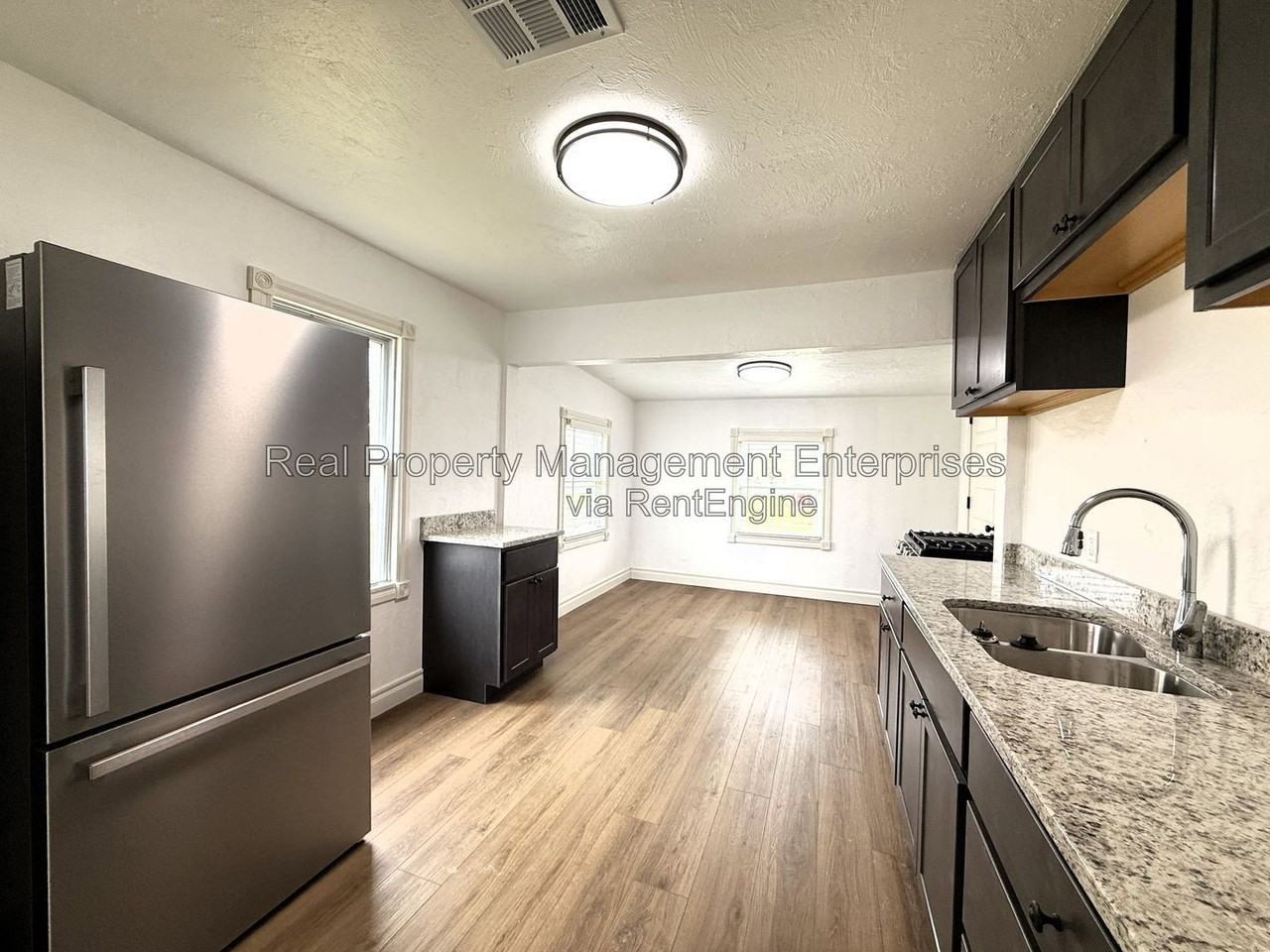 418 S Main - Photo 7 of 16